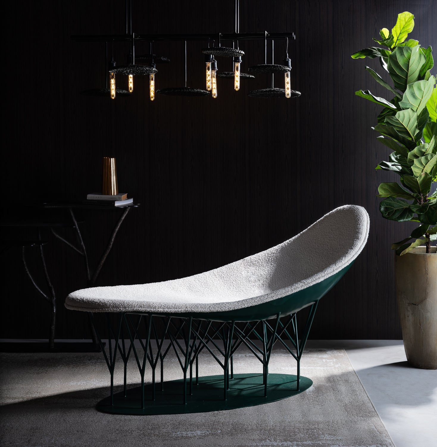 VANA LOUNGE CHAIR