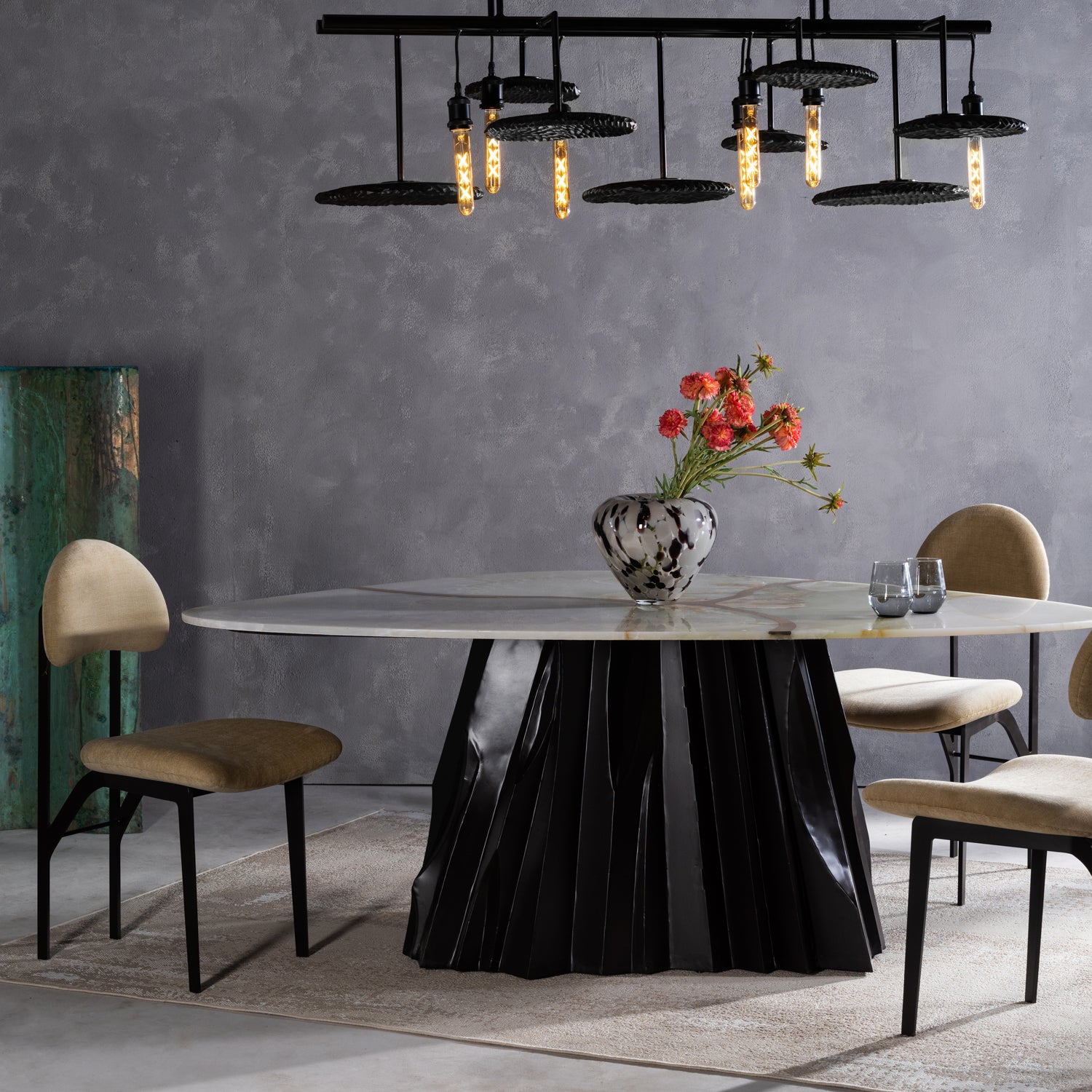 VANA DINING TABLE