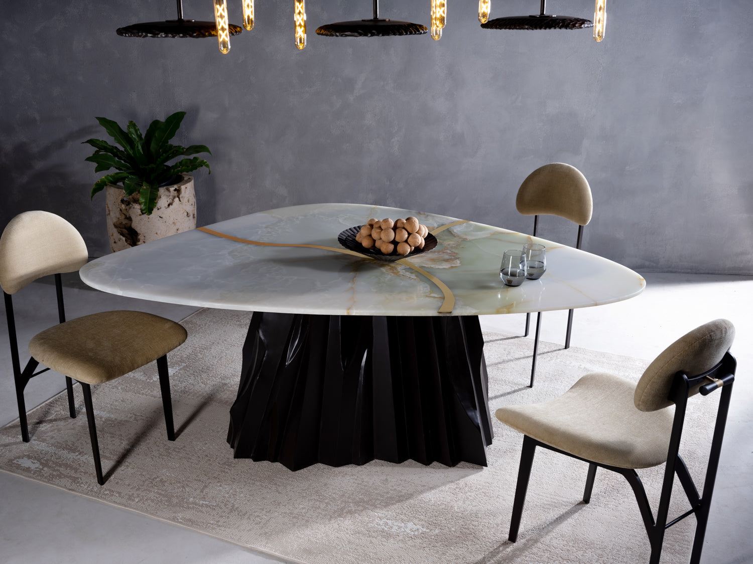 VANA DINING TABLE